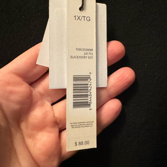 NWT T Tahari Sweater - size 1x - Picture 6 of 7